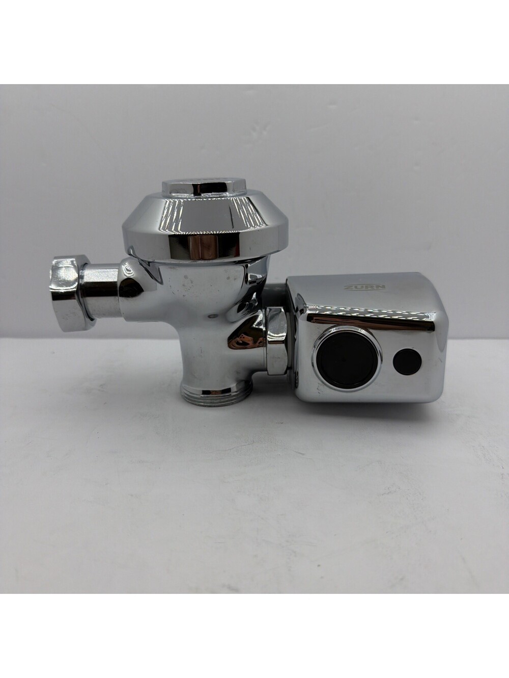 E-Z Flush Zurn | AquaFlush Sensor Flush Valve | Battery-Power
